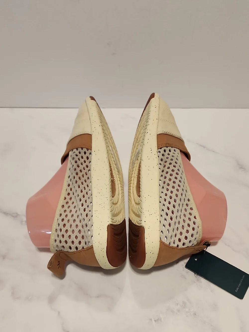 Emu Australia Meroo  Ever Natural  Cream and Tan Slip-On Casual Shoes Brand New
